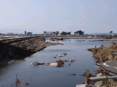 震災後の仙台新港